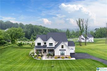 5635 Saucon Ridge Road Property Photo 1