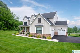 5635 Saucon Ridge Road Property Photo 3