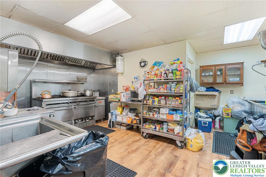 915 West Hamilton Street Property Photo 18