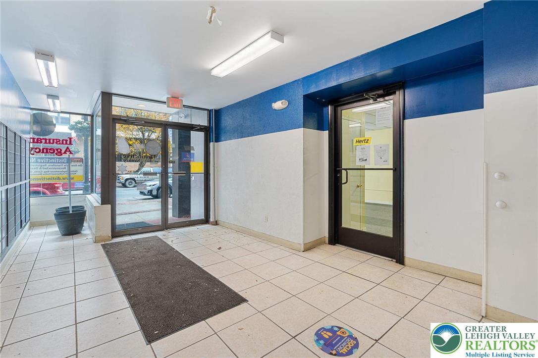 915 West Hamilton Street Property Photo 24