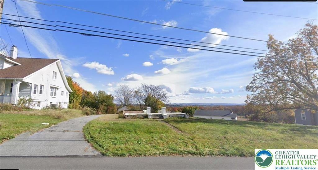 6366 Sullivan Trail