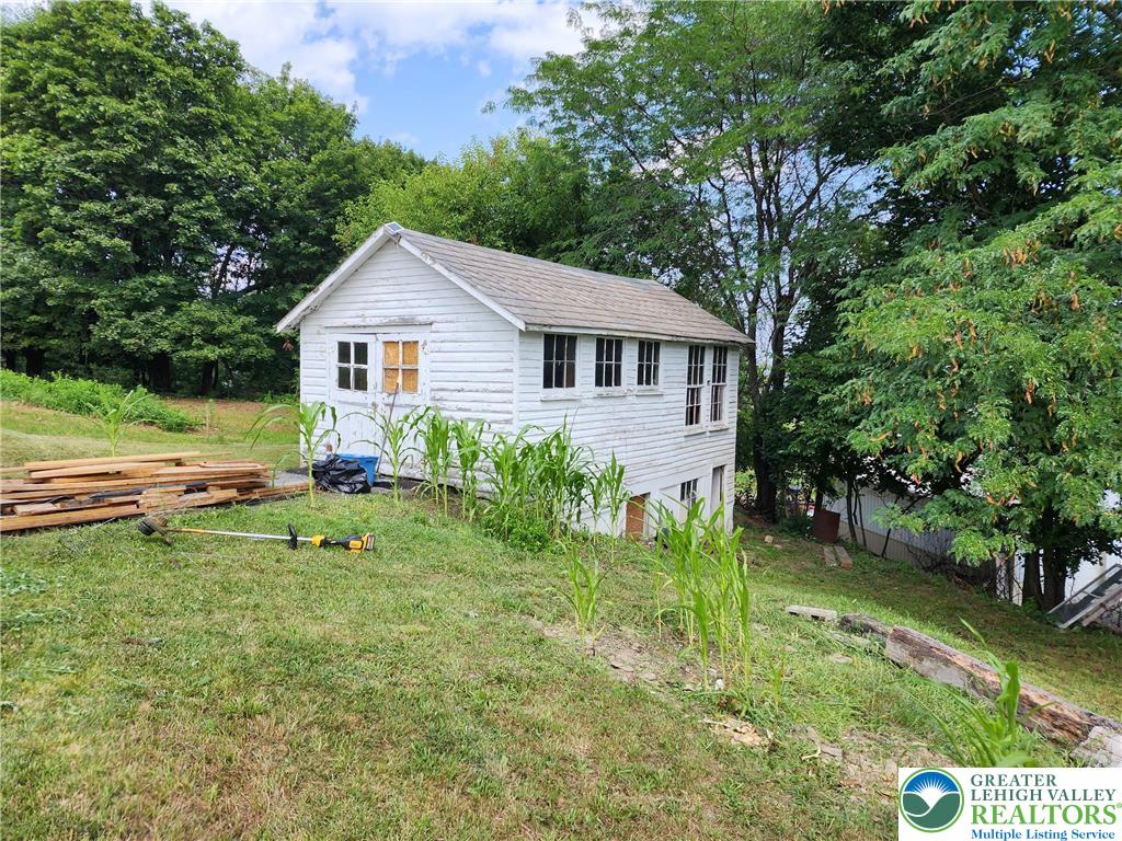 6366 Sullivan Trail Property Photo 3