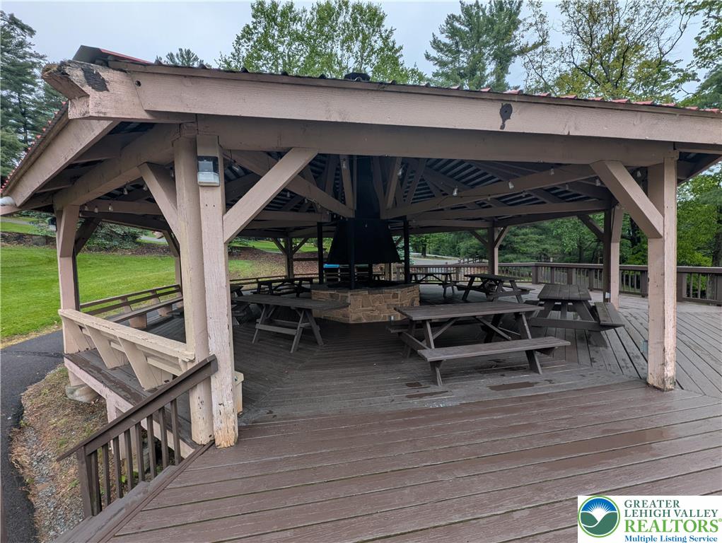 763764 Mount Snow Circle Property Photo 4