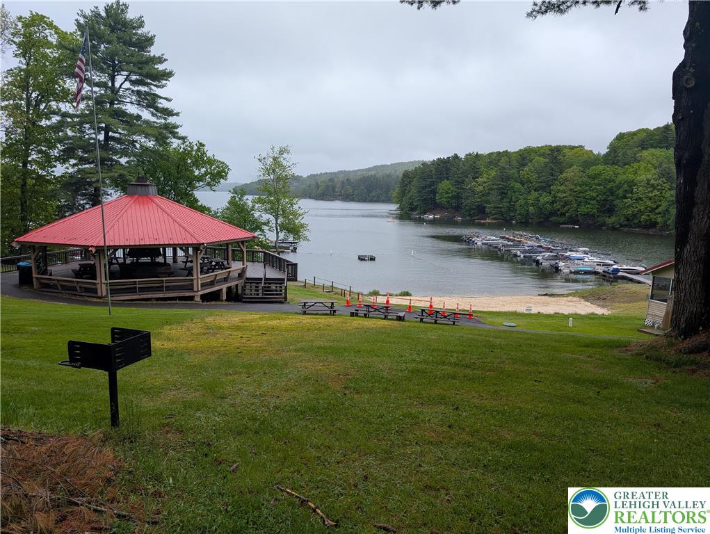 763764 Mount Snow Circle Property Photo 5