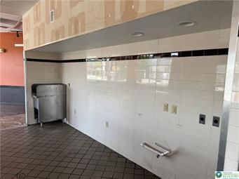 855 South Broadway Property Photo 4