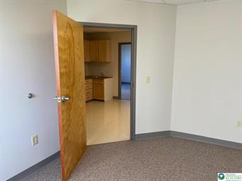 31 S Commerce Way Property Photo 6