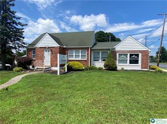 3103 West Emaus Avenue Property Photo 1