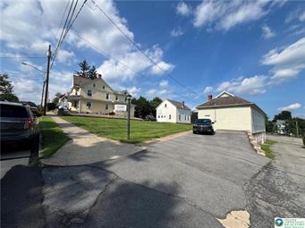 1420 28 Chelsea Avenue Property Photo 1