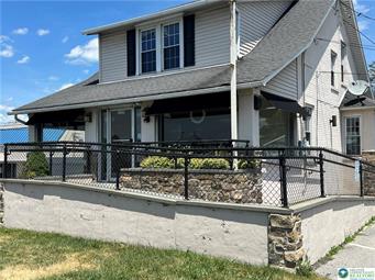 2309 Macarthur Rd Property Photo 2