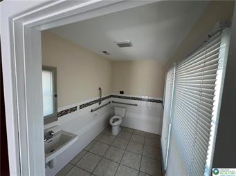 2309 Macarthur Rd Property Photo 13