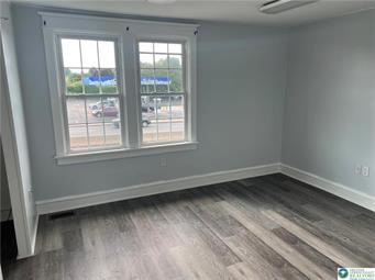 2309 Macarthur Rd Property Photo 15