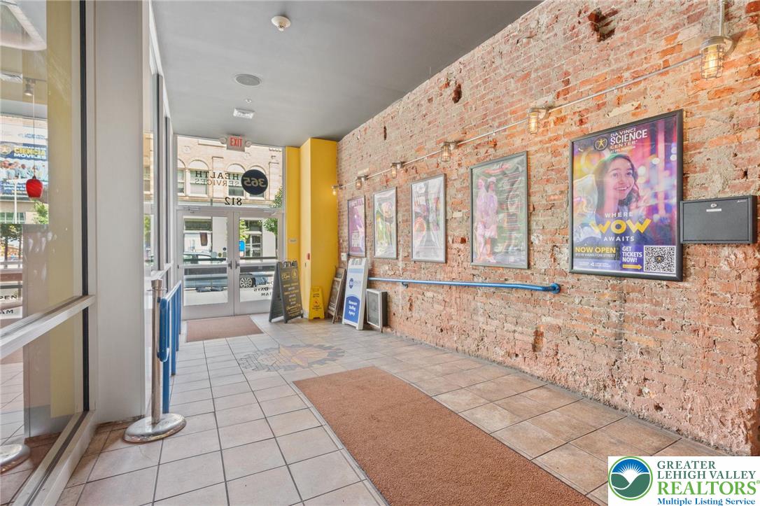 812 West Hamilton Street Property Photo 13