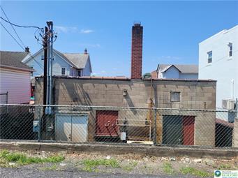1627 Main Street Property Photo 5