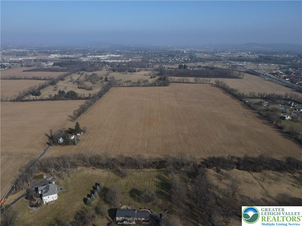 Hecktown Road Property Photo 1