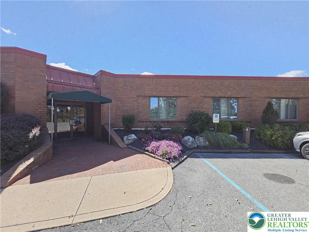 1815 Schadt Avenue Property Photo 2