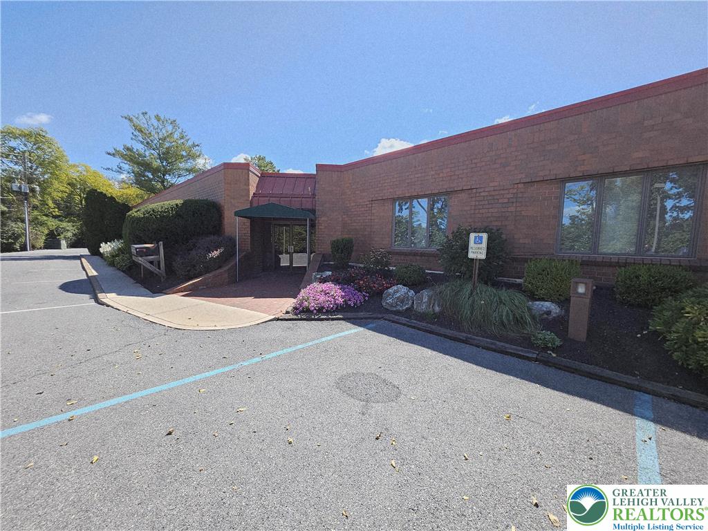 1815 Schadt Avenue Property Photo 3
