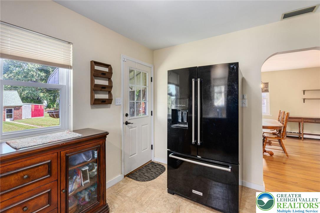 725 East Main Street Property Photo 12