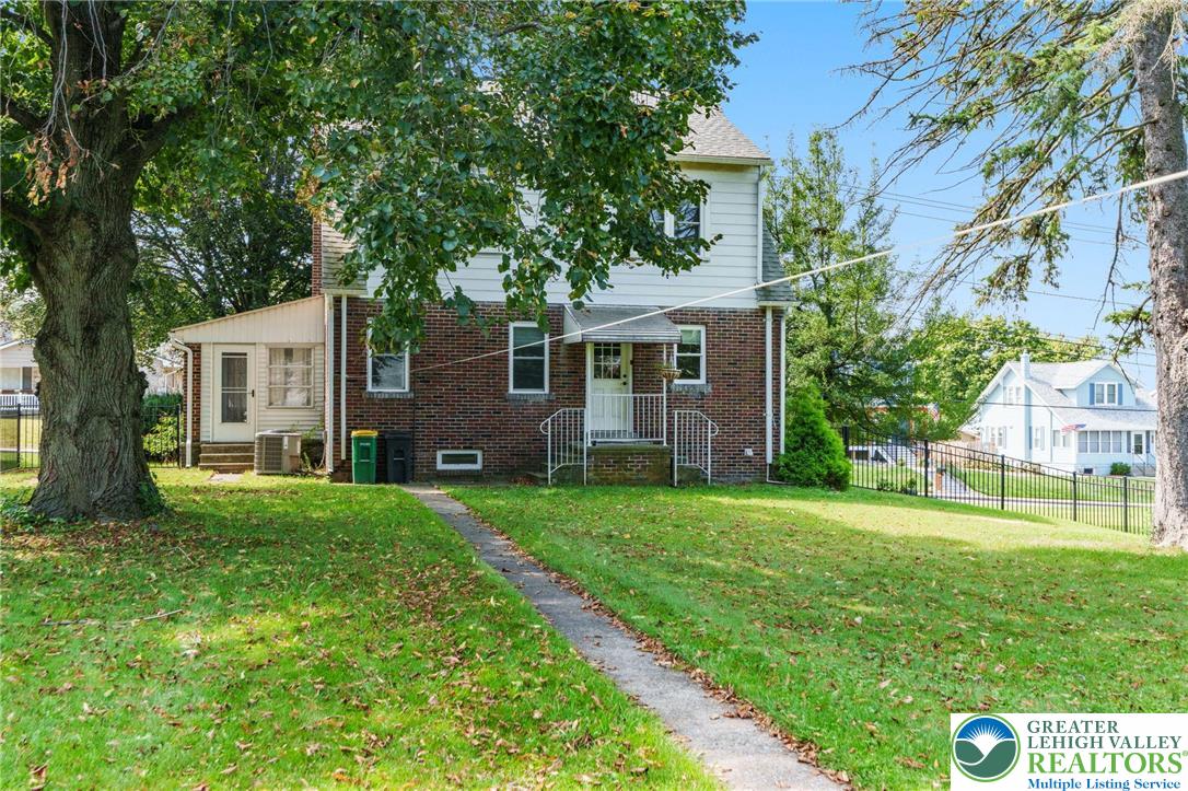 725 East Main Street Property Photo 20