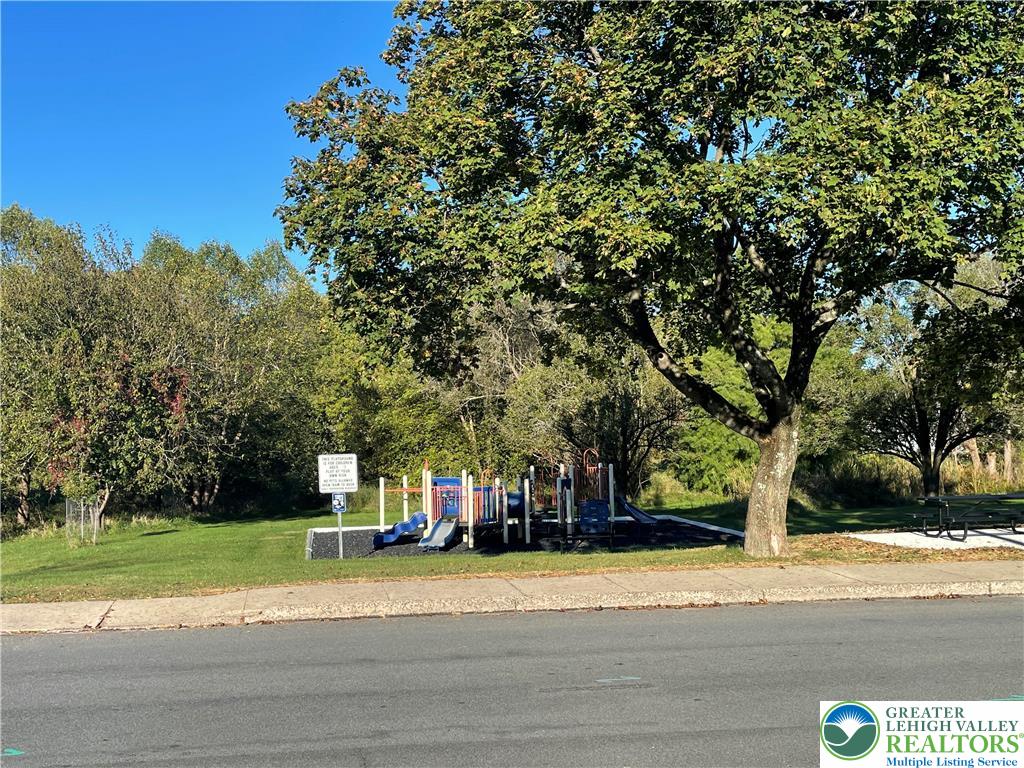 202 3rd Street Property Photo 14