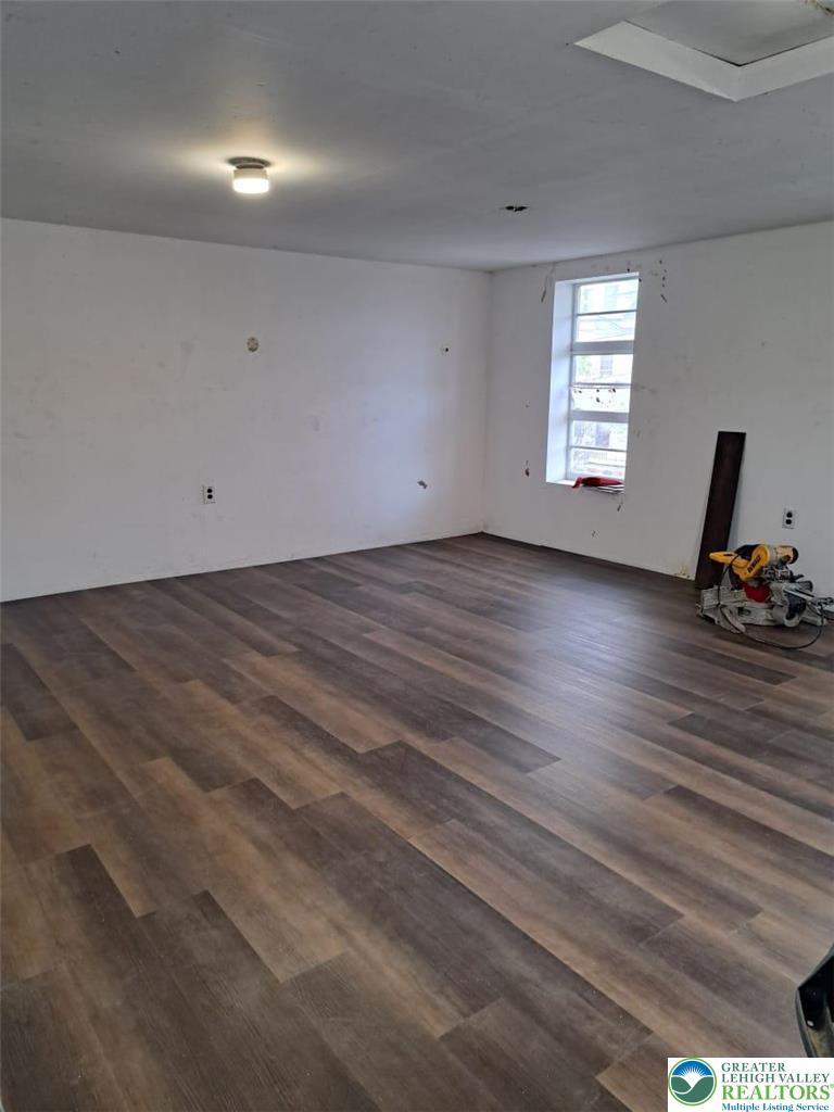 767686 Property Photo 3