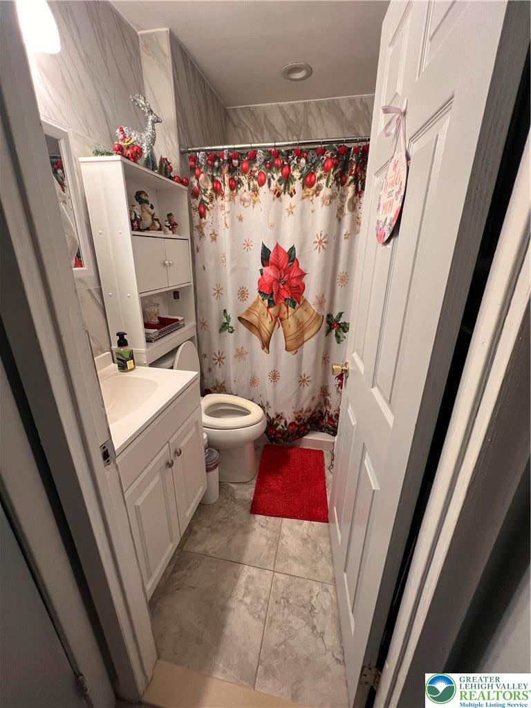 735 Laufer Street Property Photo 8