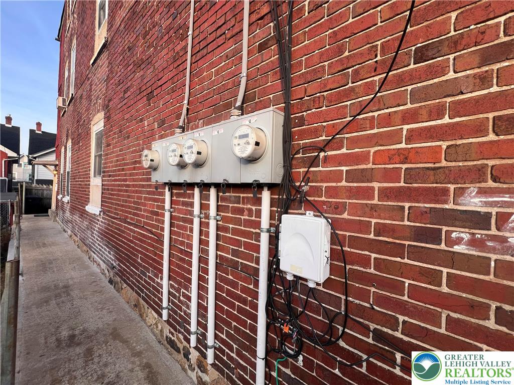 735 Laufer Street Property Photo 16