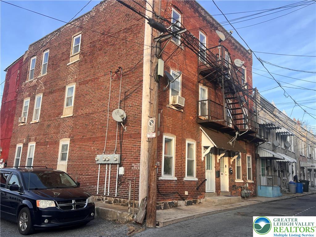 735 Laufer Street Property Photo 20