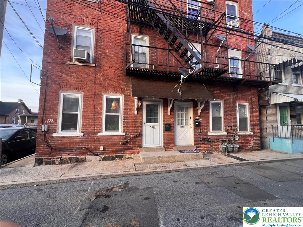 735 Laufer Street Property Photo 21