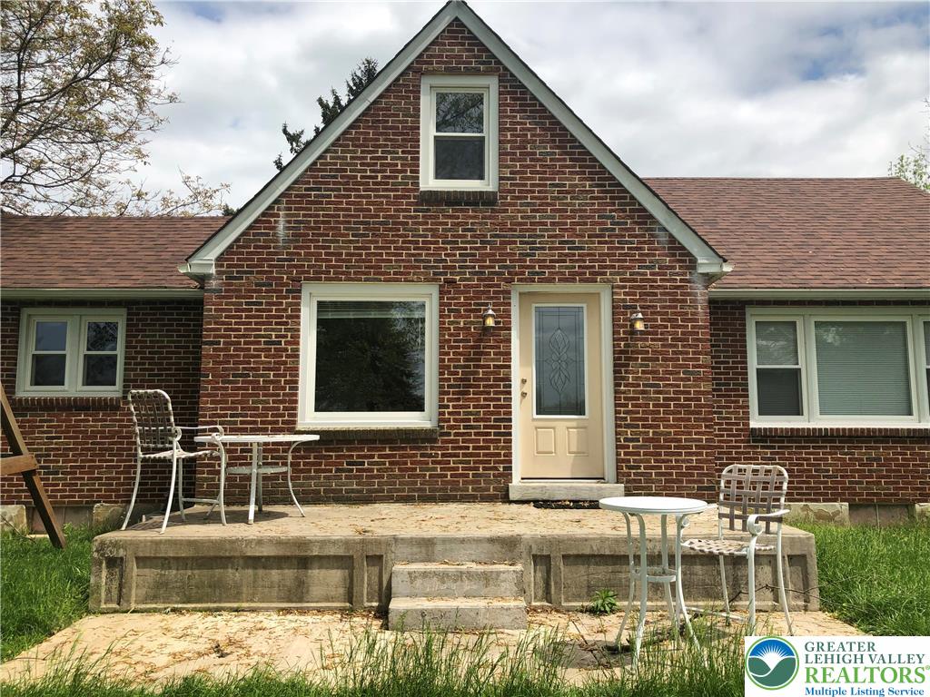 1931 Meadows Road Property Photo 1