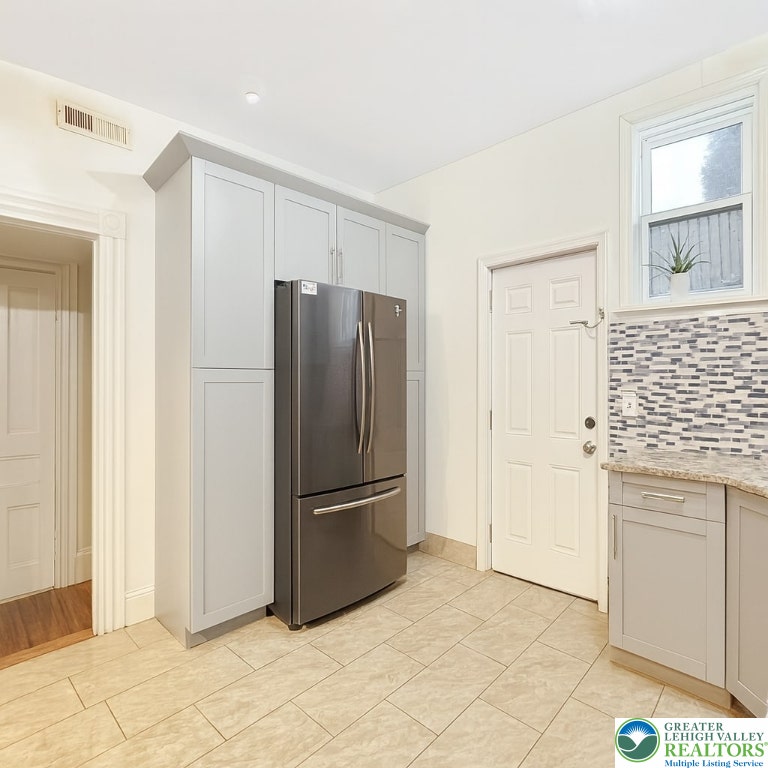 40 North Delaware Drive Property Photo 9