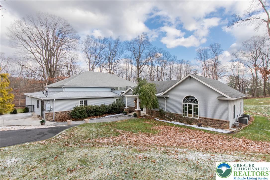 1303 Evergreen Drive Property Photo 6