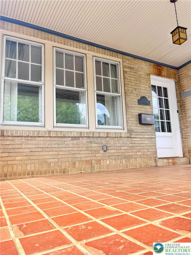 1831 Hamilton Property Photo 3