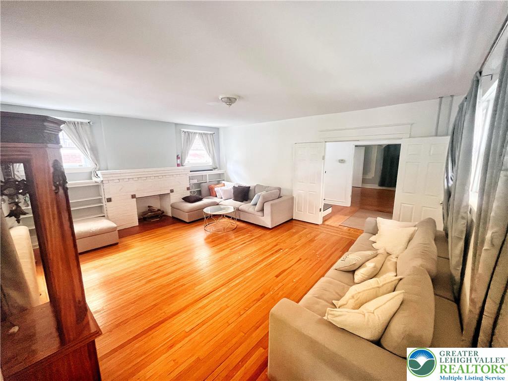 1831 Hamilton Property Photo 11
