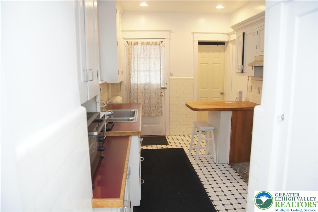 1831 Hamilton Property Photo 19