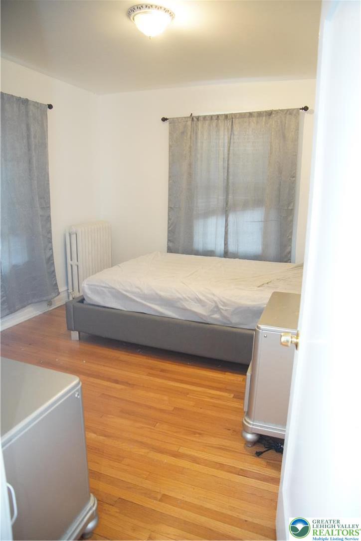 1831 Hamilton Property Photo 22