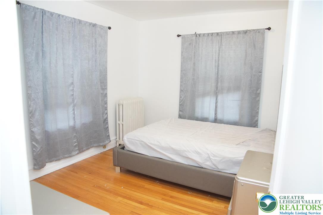 1831 Hamilton Property Photo 24