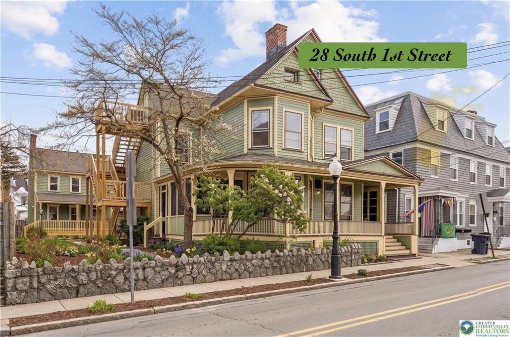 28 1st Street Property Photo 1