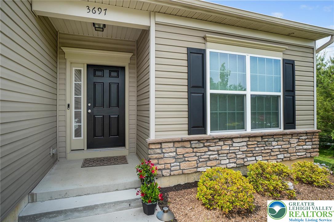 3697 Cottage Drive Property Photo 1