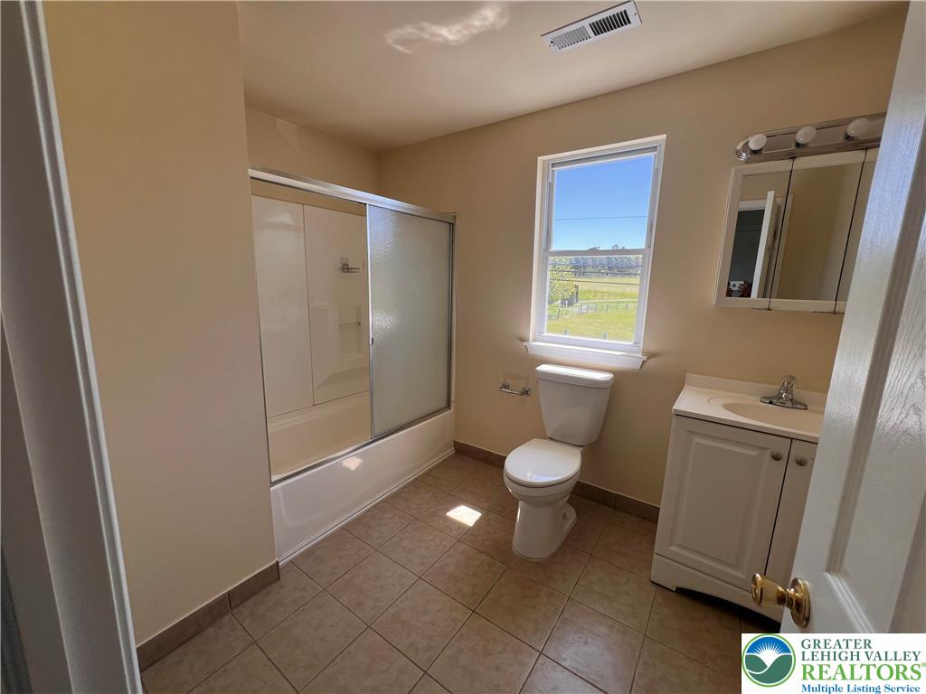 10425 Old 22 Road Property Photo 6