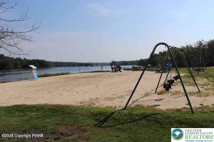 407 Pine Tree Road Property Photo 12