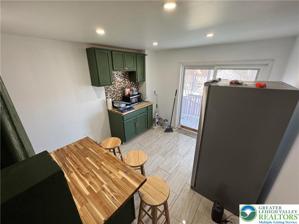 219 West Water Street Property Photo 5