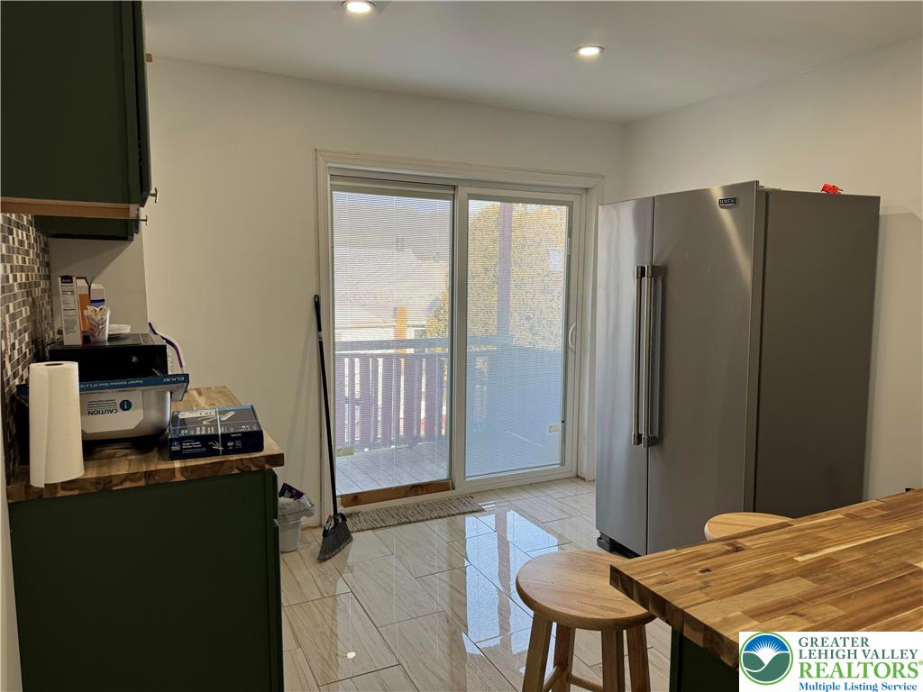 219 West Water Street Property Photo 6