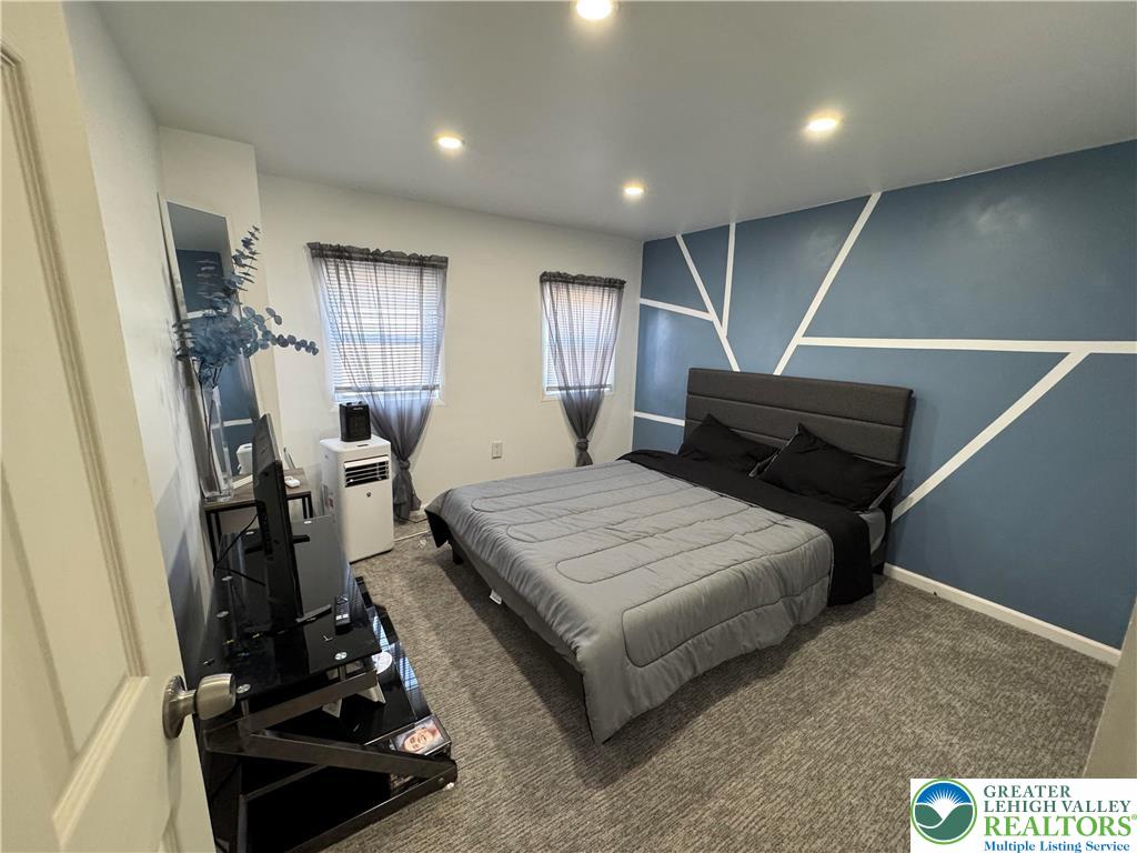 219 West Water Street Property Photo 12