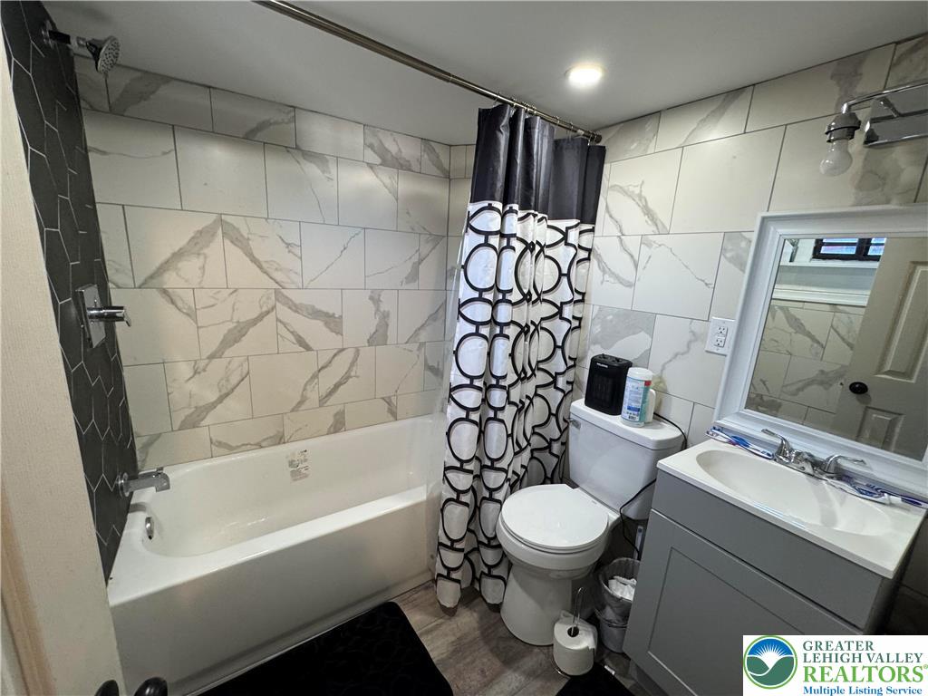 219 West Water Street Property Photo 14