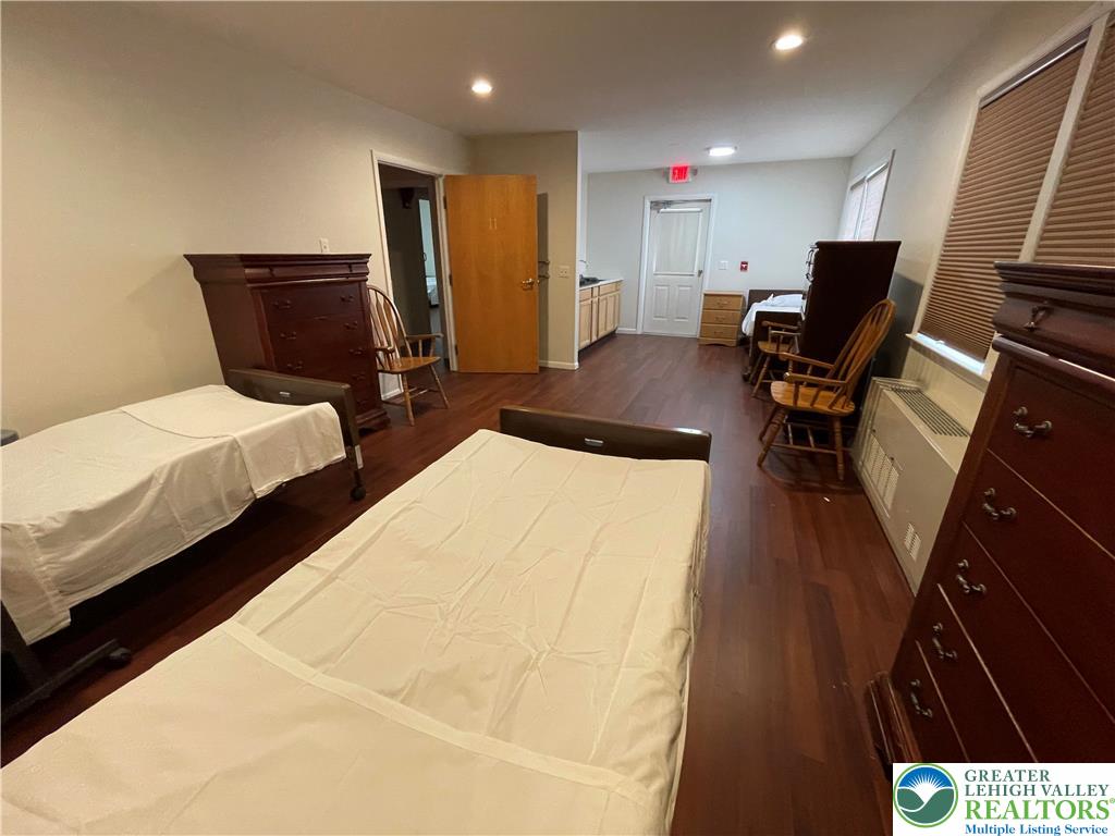 4315 Washington Street Property Photo 12
