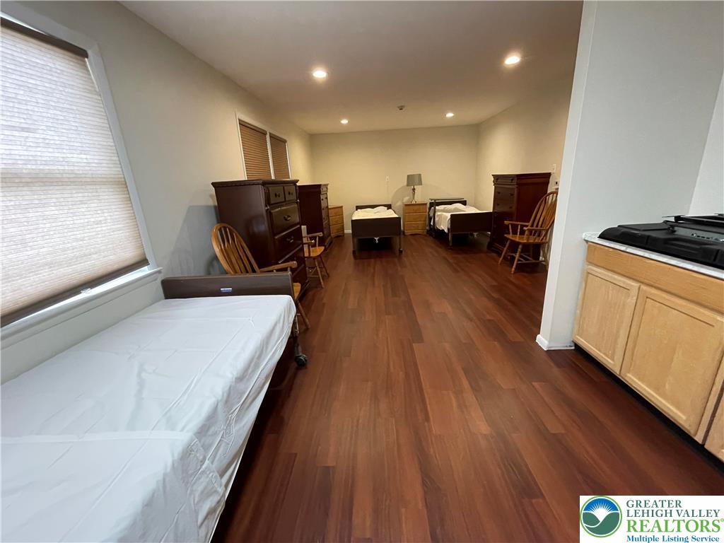4315 Washington Street Property Photo 13