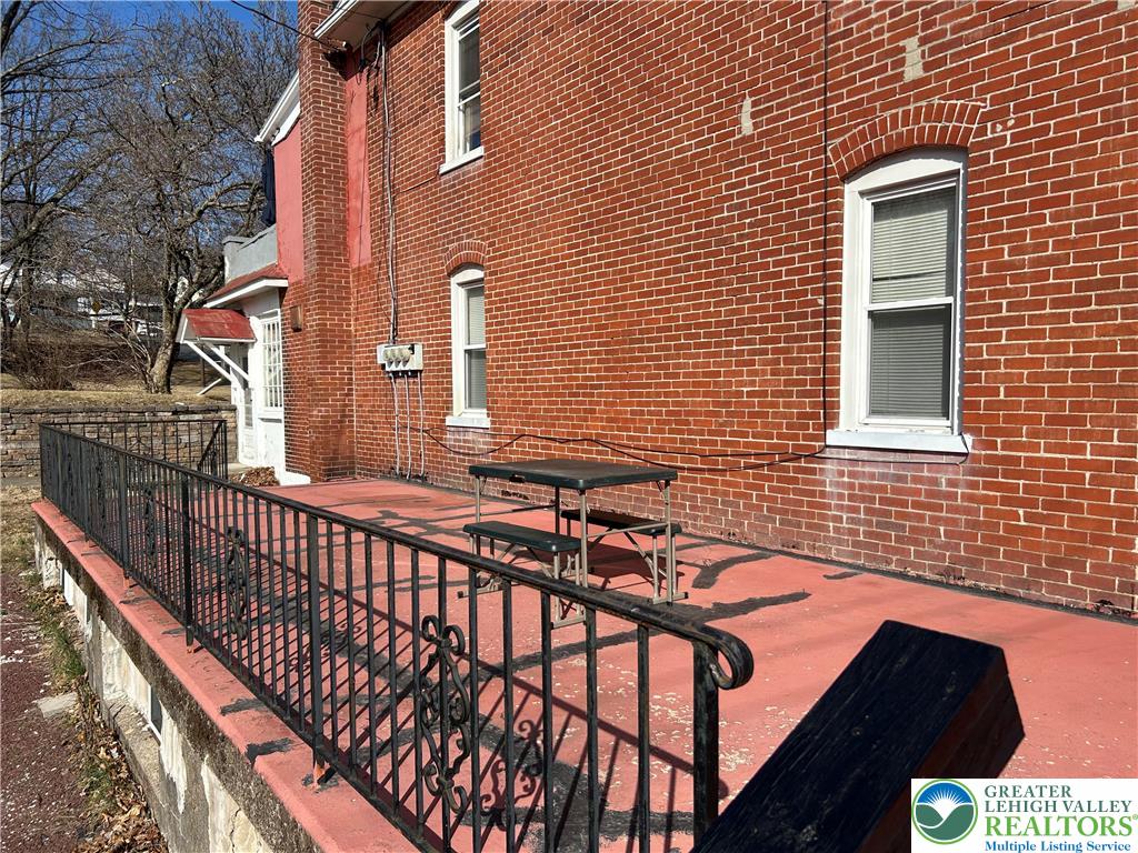 412 Pennsylvania Avenue Property Photo 3