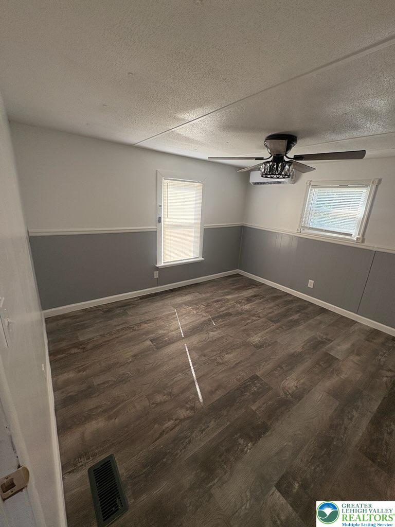 3449 Franklin Square Property Photo 12