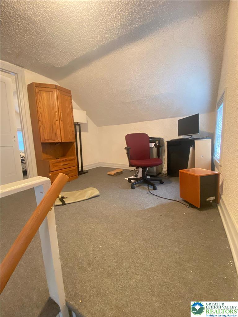 207 Chestnut Street Property Photo 25