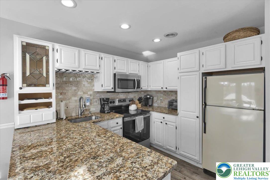 102 Laurelwoods Drive Property Photo 7